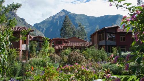 Willka Tika gardens and accommodations with Andes