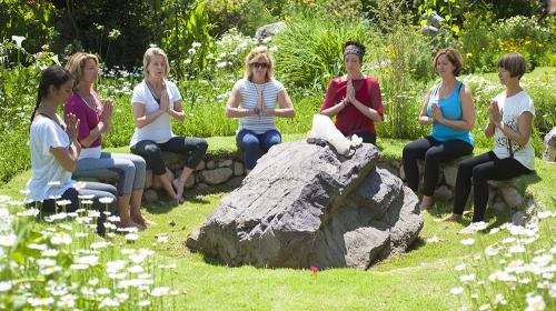 women's Pachamama group retreat meditation
